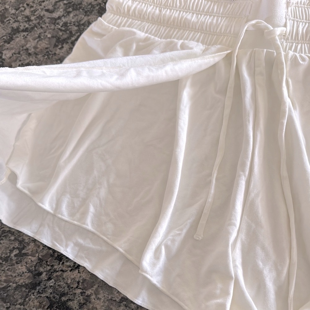 Halara off White elastic Shorts NWT M - Picture 6 of 11